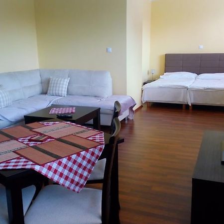 Guest House Mladost Prešov Dış mekan fotoğraf